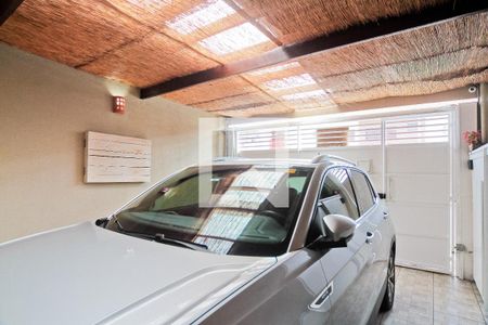 Casa à venda com 131m², 2 quartos e 2 vagas Casa à venda com 131m², 2 quartos e 2 vagasGaragem