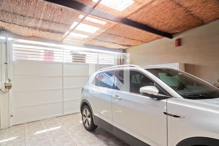 Casa à venda com 131m², 2 quartos e 2 vagas Casa à venda com 131m², 2 quartos e 2 vagasGaragem