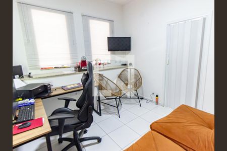 Casa à venda com 217m², 4 quartos e 2 vagasQuarto