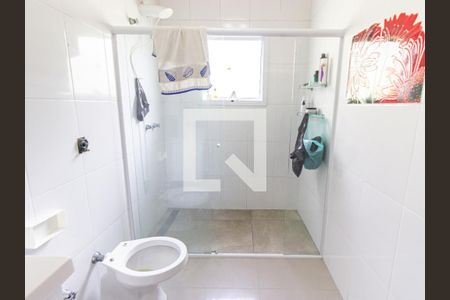 Casa à venda com 217m², 4 quartos e 2 vagasBanheiro da Suíte 2