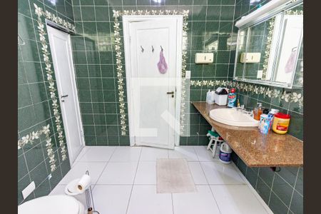 Casa à venda com 217m², 4 quartos e 2 vagasBanheiro da Suíte 1