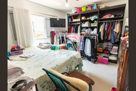 Casa à venda com 217m², 4 quartos e 2 vagasSuíte 3