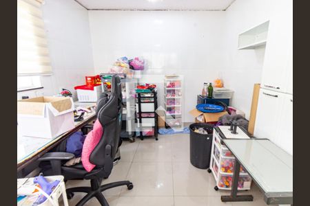 Casa à venda com 217m², 4 quartos e 2 vagasEscritório