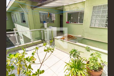 Casa à venda com 217m², 4 quartos e 2 vagasVaranda