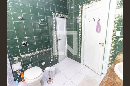 Casa à venda com 217m², 4 quartos e 2 vagasBanheiro da Suíte 1