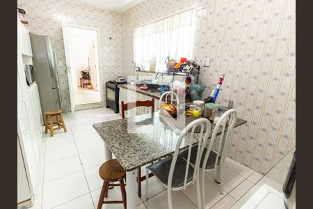Casa à venda com 217m², 4 quartos e 2 vagasCozinha