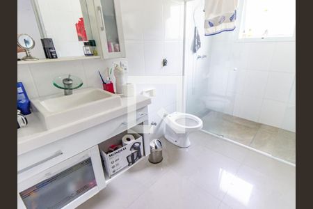 Casa à venda com 217m², 4 quartos e 2 vagasBanheiro da Suíte 2