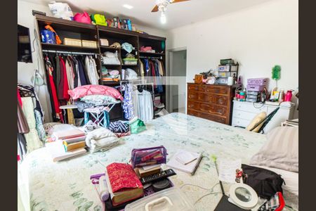 Casa à venda com 217m², 4 quartos e 2 vagasSuíte 3