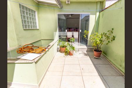 Casa à venda com 217m², 4 quartos e 2 vagasVaranda