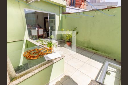 Casa à venda com 217m², 4 quartos e 2 vagasVaranda