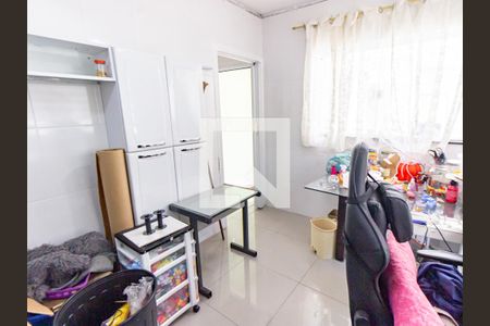 Casa à venda com 217m², 4 quartos e 2 vagasEscritório