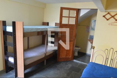 Casa de condomínio para alugar com 230m², 6 quartos e 2 vagas Casa de condomínio para alugar com 230m², 6 quartos e 2 vagasSuíte 3