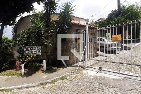 Casa de condomínio para alugar com 230m², 6 quartos e 2 vagas Casa de condomínio para alugar com 230m², 6 quartos e 2 vagasFachada