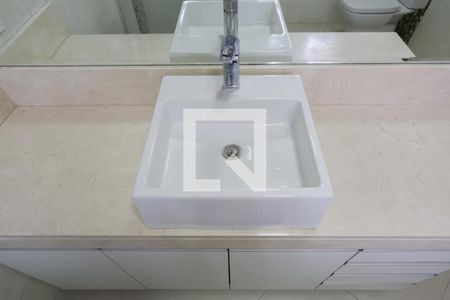 Casa à venda com 212m², 3 quartos e 3 vagasBanheiro da Suíte