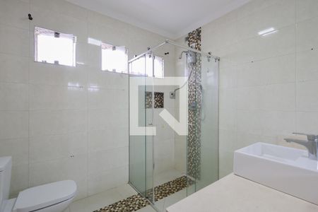 Casa à venda com 212m², 3 quartos e 3 vagasBanheiro da Suíte