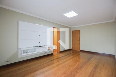 Casa à venda com 212m², 3 quartos e 3 vagasSuíte