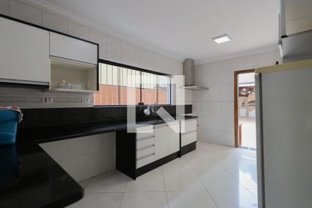 Casa à venda com 212m², 3 quartos e 3 vagasCozinha