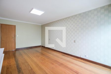 Casa à venda com 212m², 3 quartos e 3 vagasSuíte