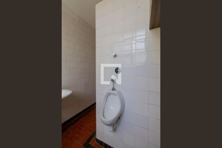 Casa à venda com 462m², 1 quarto e 8 vagasGalpão/Banheiro