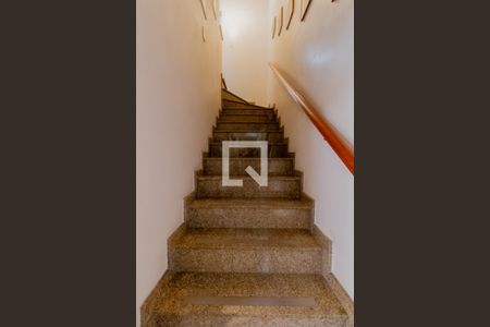 Casa à venda com 462m², 1 quarto e 8 vagasEscada