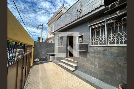 Casa para alugar com 211m², 5 quartos e 1 vagaFachada