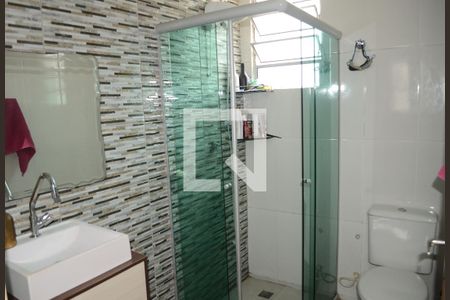 Banheiro de apartamento para alugar com 2 quartos, 48m² em Vista do Sol, Belo Horizonte