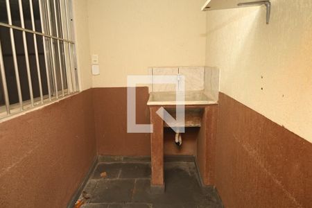 Casa para alugar com 60m², 2 quartos e sem vagaÁrea de Serviço