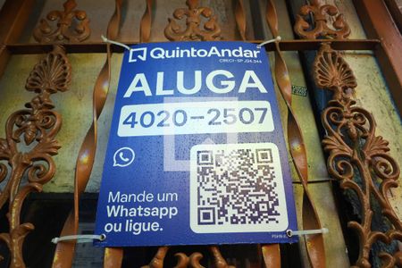 Casa para alugar com 60m², 2 quartos e sem vagaPlaca instalada no portão do imóvel