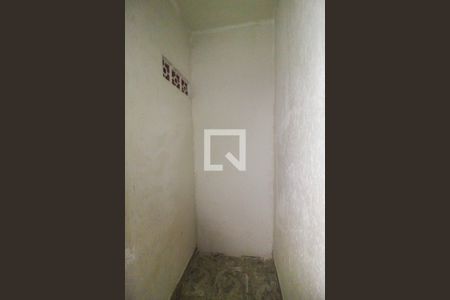 Casa para alugar com 35m², 1 quarto e sem vagaFundos