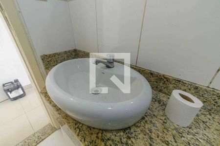Casa de condomínio para alugar com 210m², 3 quartos e 1 vaga Casa de condomínio para alugar com 210m², 3 quartos e 1 vagaBanheiro da Suíte 1