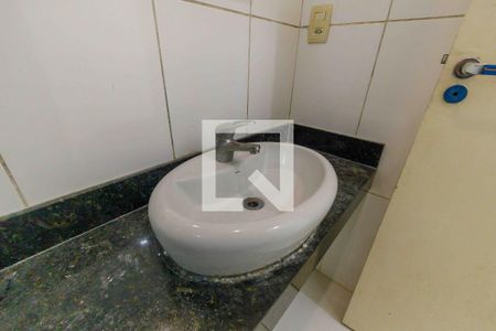 Casa de condomínio para alugar com 210m², 3 quartos e 1 vaga Casa de condomínio para alugar com 210m², 3 quartos e 1 vagaBanheiro da Suíte 2