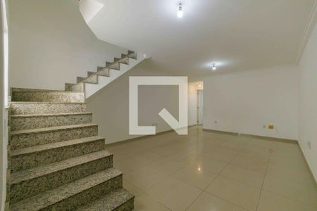 Casa de condomínio para alugar com 210m², 3 quartos e 1 vaga Casa de condomínio para alugar com 210m², 3 quartos e 1 vagaSala