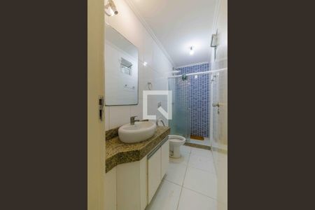 Casa de condomínio para alugar com 210m², 3 quartos e 1 vaga Casa de condomínio para alugar com 210m², 3 quartos e 1 vagaBanheiro da Suíte 3
