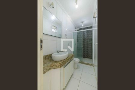 Casa de condomínio para alugar com 210m², 3 quartos e 1 vaga Casa de condomínio para alugar com 210m², 3 quartos e 1 vagaBanheiro da Suíte 1