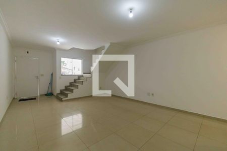 Casa de condomínio para alugar com 210m², 3 quartos e 1 vaga Casa de condomínio para alugar com 210m², 3 quartos e 1 vagaSala