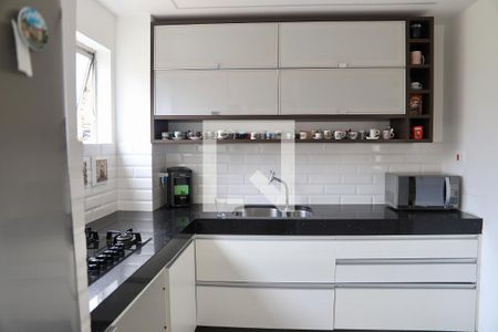 Apartamento à venda com 64m², 2 quartos e 1 vaga Apartamento à venda com 64m², 2 quartos e 1 vagaCozinha