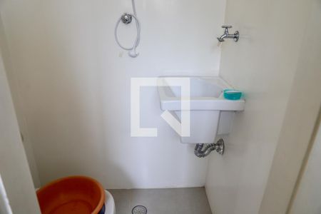 Apartamento à venda com 64m², 2 quartos e 1 vaga Apartamento à venda com 64m², 2 quartos e 1 vagaBanheiro de serviço