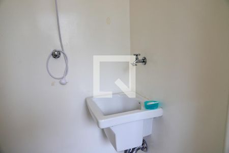 Apartamento à venda com 64m², 2 quartos e 1 vaga Apartamento à venda com 64m², 2 quartos e 1 vagaBanheiro de serviço