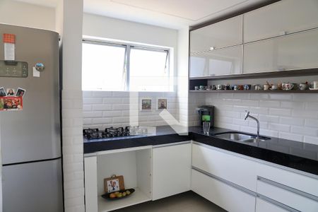 Apartamento à venda com 64m², 2 quartos e 1 vaga Apartamento à venda com 64m², 2 quartos e 1 vagaCozinha