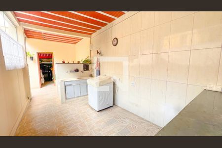 Casa à venda com 165m², 5 quartos e 3 vagas Casa à venda com 165m², 5 quartos e 3 vagasÁrea externa