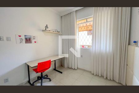 Casa à venda com 165m², 5 quartos e 3 vagas Casa à venda com 165m², 5 quartos e 3 vagasQuarto 3