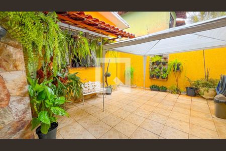 Casa à venda com 165m², 5 quartos e 3 vagas Casa à venda com 165m², 5 quartos e 3 vagasÁrea externa