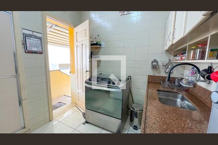 Casa à venda com 165m², 5 quartos e 3 vagas Casa à venda com 165m², 5 quartos e 3 vagasCozinha