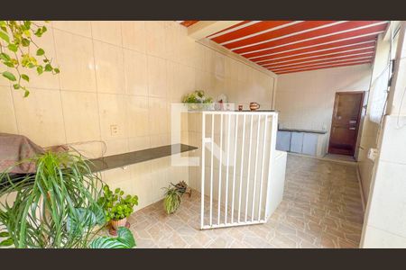 Casa à venda com 165m², 5 quartos e 3 vagas Casa à venda com 165m², 5 quartos e 3 vagasÁrea externa