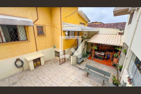 Casa à venda com 165m², 5 quartos e 3 vagas Casa à venda com 165m², 5 quartos e 3 vagasÁrea externa