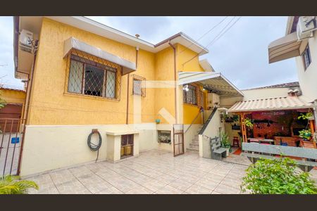 Casa à venda com 165m², 5 quartos e 3 vagas Casa à venda com 165m², 5 quartos e 3 vagasÁrea externa