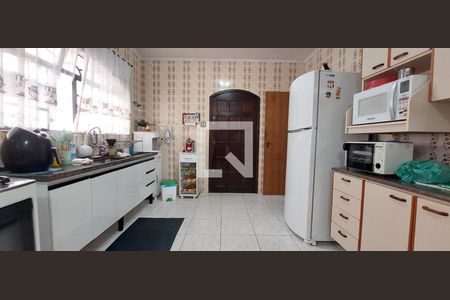 Casa para alugar com 400m², 4 quartos e 4 vagas Casa para alugar com 400m², 4 quartos e 4 vagasCozinha