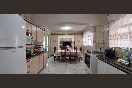 Casa para alugar com 400m², 4 quartos e 4 vagas Casa para alugar com 400m², 4 quartos e 4 vagasCozinha