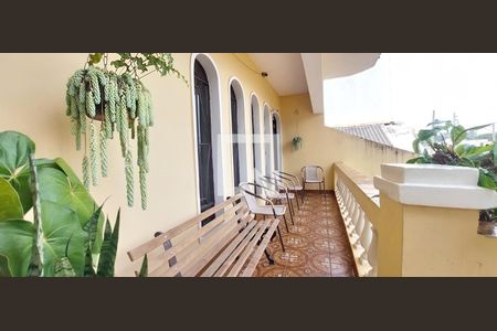 Casa para alugar com 400m², 4 quartos e 4 vagas Casa para alugar com 400m², 4 quartos e 4 vagasVaranda