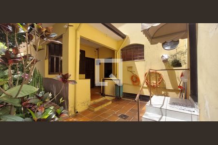 Casa para alugar com 400m², 4 quartos e 4 vagas Casa para alugar com 400m², 4 quartos e 4 vagasCasa 2